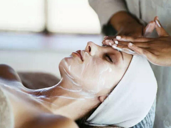 用鹽洗臉有什么好處？