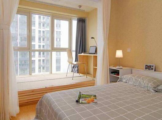 臥室陽(yáng)臺(tái)