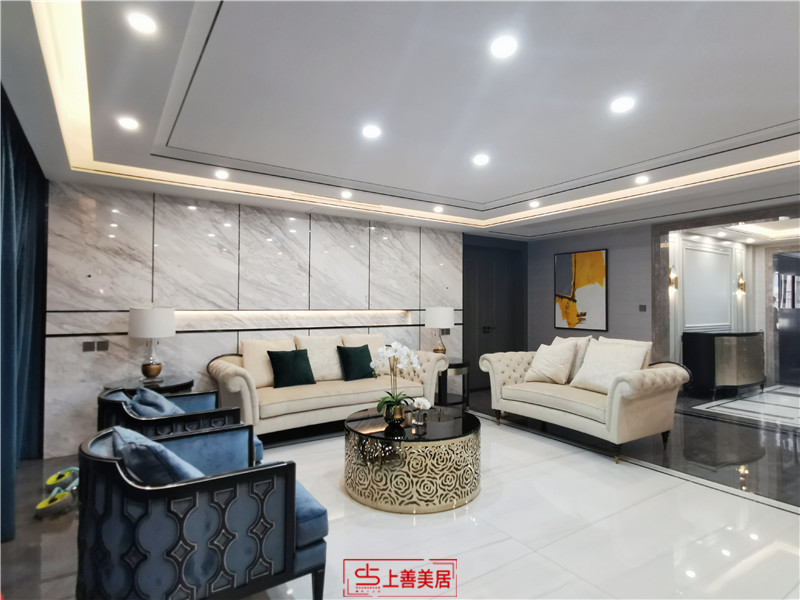 別人家陽臺那么好看，衣服晾哪里？