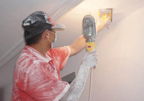 裝修刮膩?zhàn)右嗌馘X